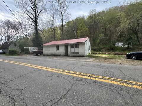 5806 Kanawha State Forest Drive, Charleston, WV 25314