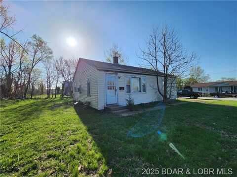 404 Monroe Street, Versailles, MO 65084