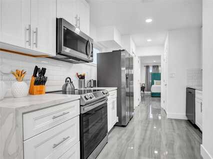 326 SW 14th St, Dania Beach, FL 33004
