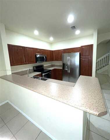 3046 NW 30th Ter, Oakland Park, FL 33311