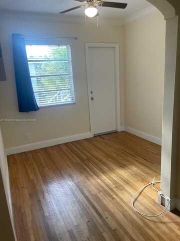 815 W 40 St, Miami Beach, FL 33140