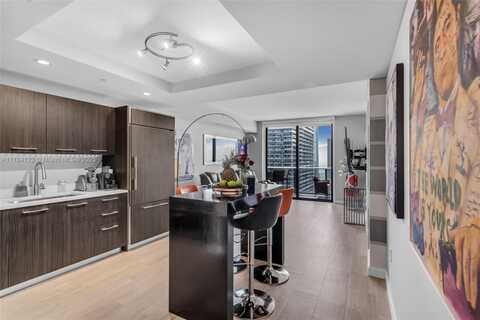 45 SW 9th St, Miami, FL 33130