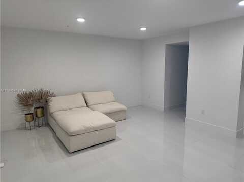 10950 NW 82nd St, Doral, FL 33178