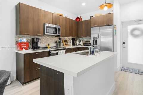 8301 NW 41st St, Doral, FL 33166