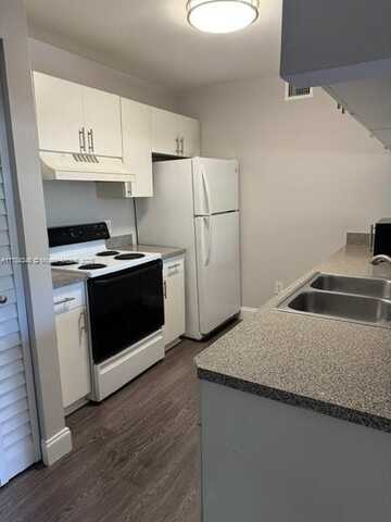 420 S Park Rd, Hollywood, FL 33021