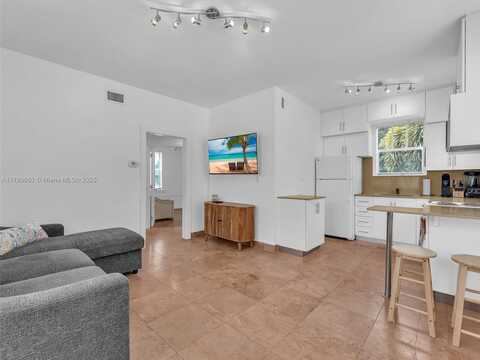 935 Meridian Ave, Miami Beach, FL 33139