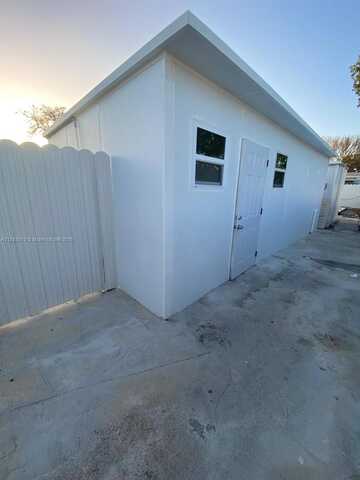 3501 NW 182nd St, Miami Gardens, FL 33056
