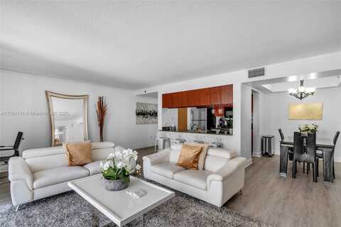 1200 Brickell Bay Dr, Miami, FL 33131