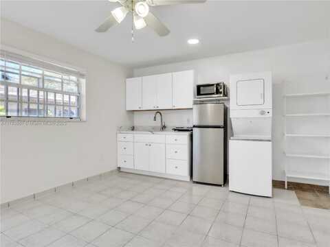 7172 SW 22nd St, Miami, FL 33155