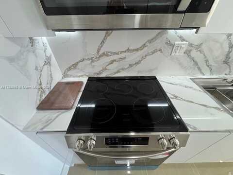 18071 Biscayne Blvd, Aventura, FL 33160