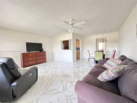569 N Fanshaw N, Boca Raton, FL 33434