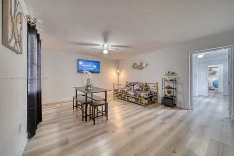 7622 SW 21st St, Miami, FL 33155
