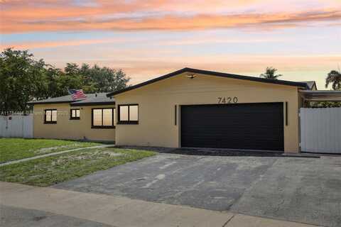 7420 Mckinley St, Hollywood, FL 33024