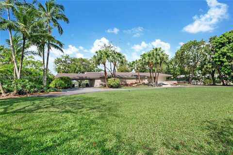 9000 School House Rd, Coral Gables, FL 33156