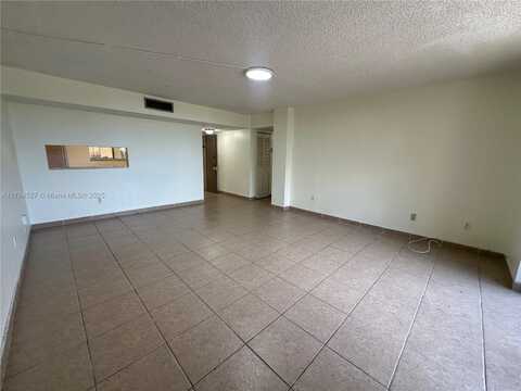 8635 NW 8th St, Miami, FL 33126