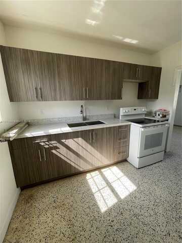 1135 NE 111th St, Miami, FL 33161