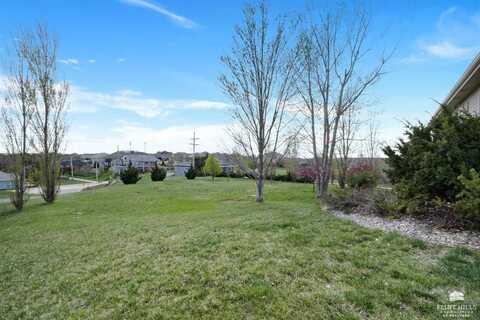 3601 Hawthorne Woods Terrace, Manhattan, KS 66503