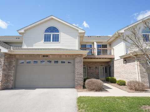 9211 S 51st St, Franklin, WI 53132