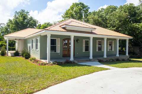 5 Hanging Oak Circle, Gulfport, MS 39507