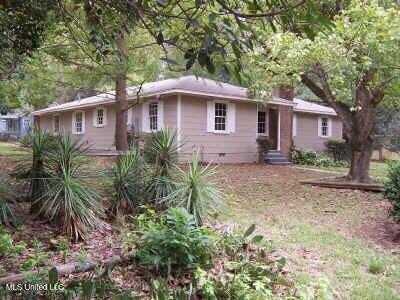3202 Charleston Drive, Jackson, MS 39212