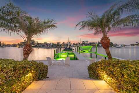 935 EDEN ISLE DRIVE NE, Saint Petersburg, FL 33704