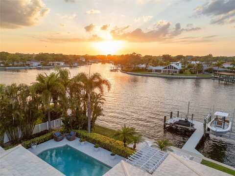935 EDEN ISLE DRIVE NE, Saint Petersburg, FL 33704