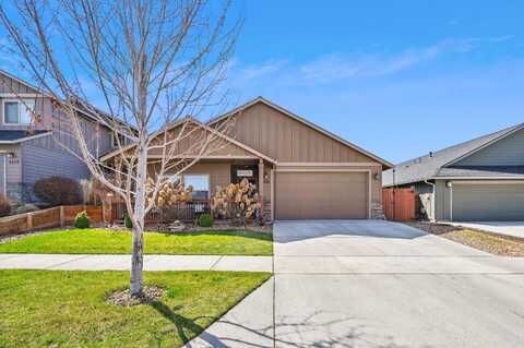3030 NW Dogwood Avenue, Redmond, OR 97756