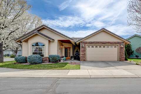 1938 NW 18th Street, Redmond, OR 97756