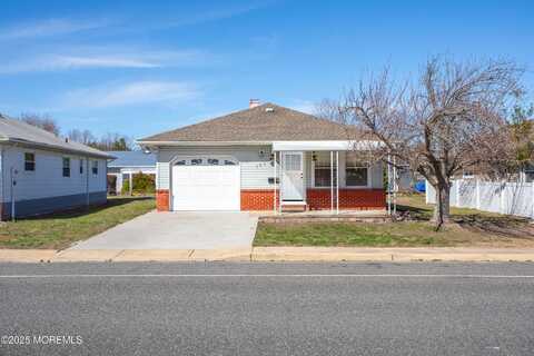 565 Jamaica Boulevard, Toms River, NJ 08757