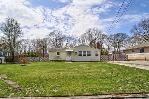 221 W End Avenue, Shirley, NY 11967