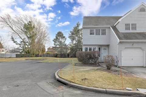 8 Beach Manor Court, West Islip, NY 11795