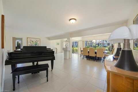 576 Retreat, NAPLES, FL 34110