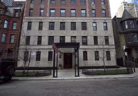 73 E Elm Street, Chicago, IL 60611