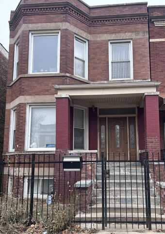 2820 W Flournoy Street, Chicago, IL 60612