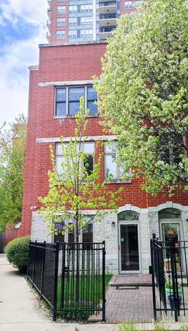 331 E 17th Street, Chicago, IL 60616