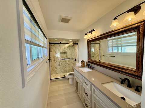 4082 Blackfin Avenue, Irvine, CA 92620