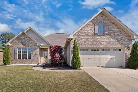 511 Foxridge Drive, Hartselle, AL 35640