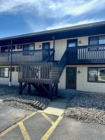 1360 Melanie unit: 13, Uniontown, OH 44685