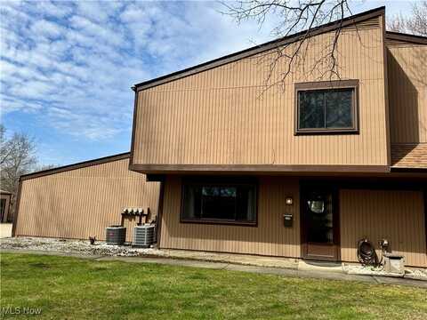26637 Lake of the Falls Boulevard, Olmsted Falls, OH 44138