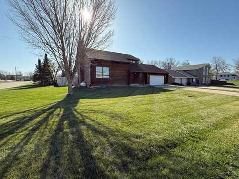 240 N 11th Street, Hebron, NE 68370