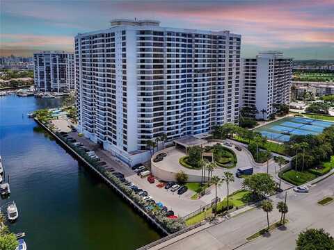 2500 Parkview Dr, Hallandale Beach, FL 33009