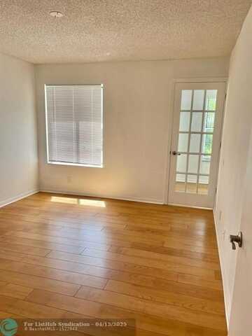 3320 Pinewalk Dr, Pompano Beach, FL 33063