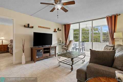 4899 NW 26th Ct, Lauderdale Lakes, FL 33313