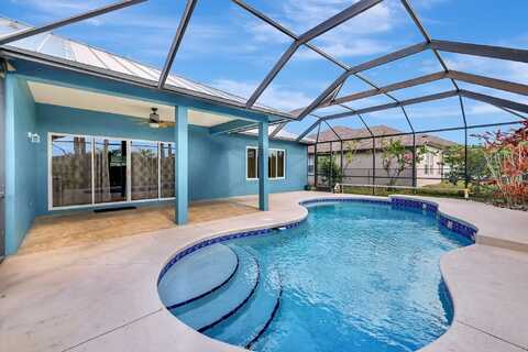 5781 NW Eskimo Circle, Port Saint Lucie, FL 34986