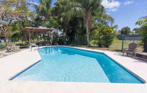 55 Cuyahoga Road, Lake Worth, FL 33467