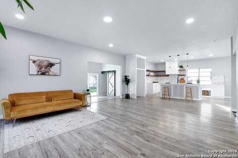 1714 W Mistletoe, San Antonio, TX 78201