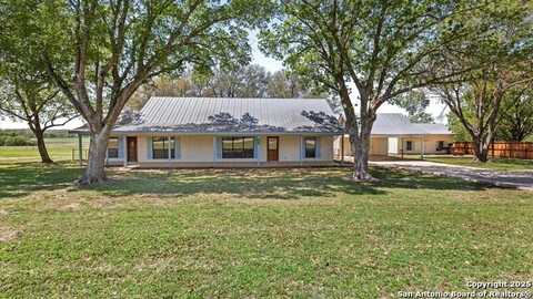 1345 Fm 471, Castroville, TX 78009