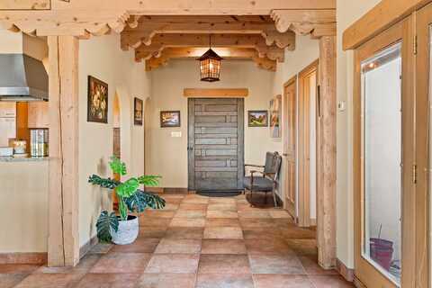 8 Estacada Ct, Santa Fe, NM 87508
