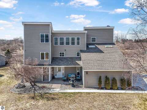 9767 Londolyn Bluff, Traverse City, MI 49686