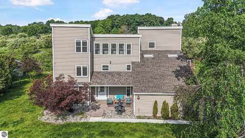 9767 Londolyn Bluff, Traverse City, MI 49686